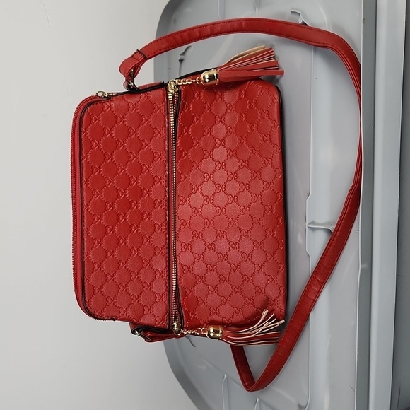 Faux Leather Heart Pattern Purse - Picture 1 of 5